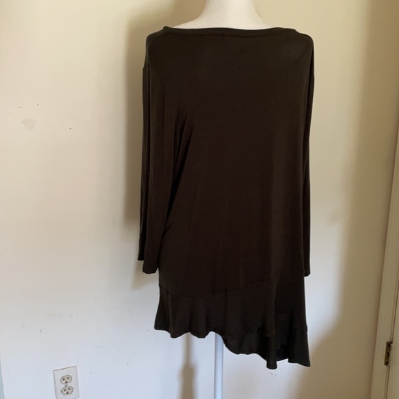 LOGO tunic  XL asymmetric hem w/ruffle. 3/4 sleeves dark olive - Picture 4 of 6